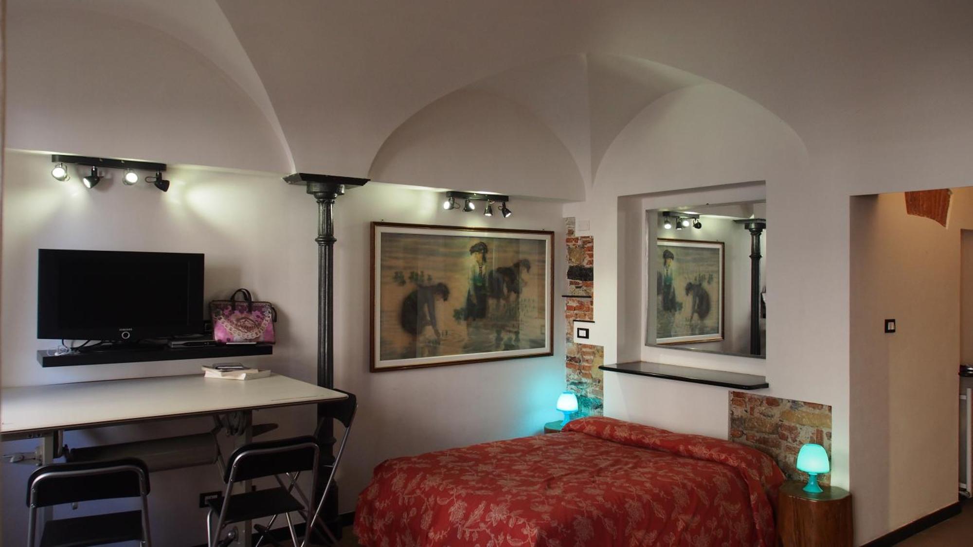 Lovingenoa Old Stone Apartment