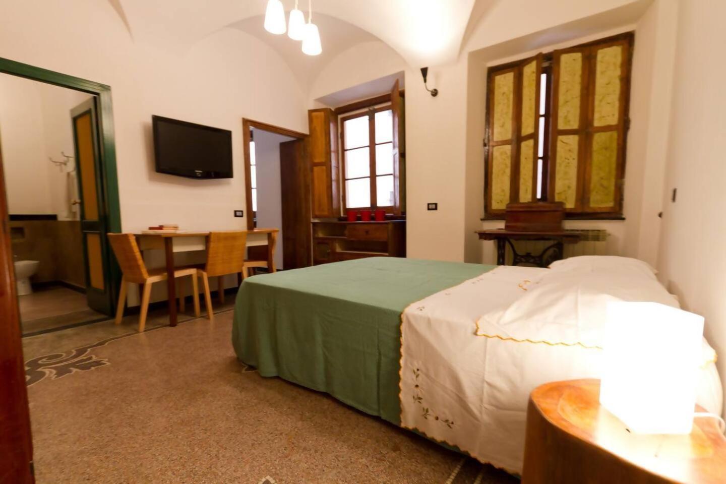 Lovingenoa Old Stone Apartment *
