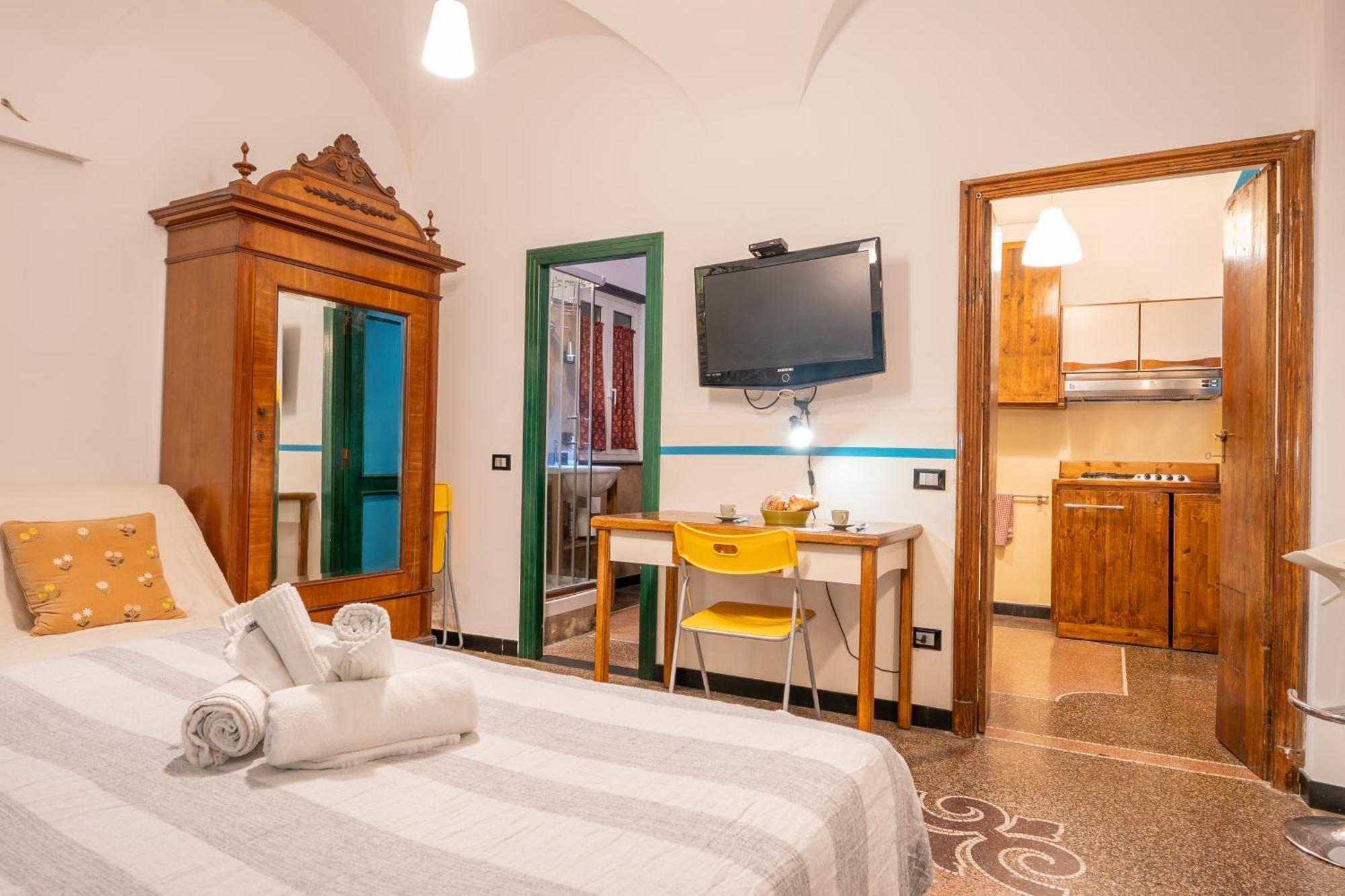 Lovingenoa Old Stone Apartment